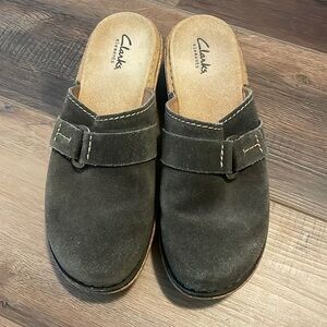 Clarks Suede Platform Cork Slip On Mules size‎ 7.5